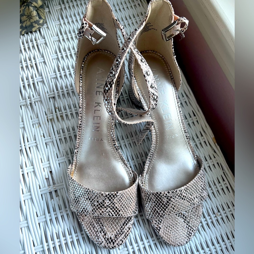 Anne Klein Flex heels
